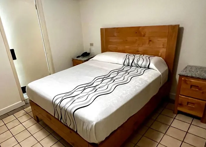 Hotel Leon